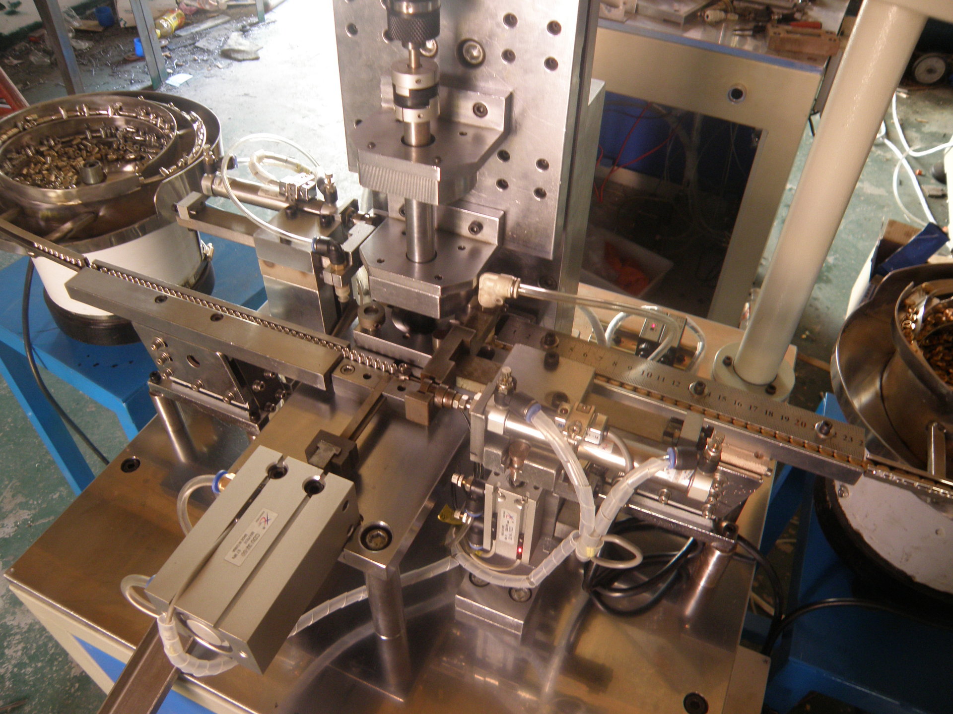 自动拧螺丝机 高效制造利器 厂家批发供应